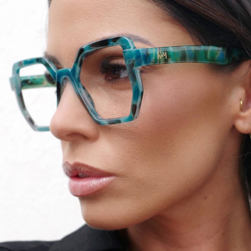 K42 - Reading glasses