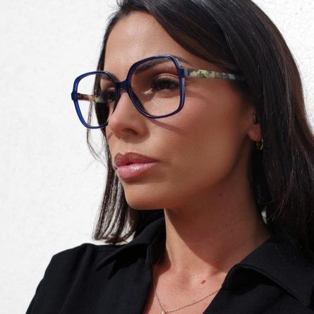 K43 - Reading glasses