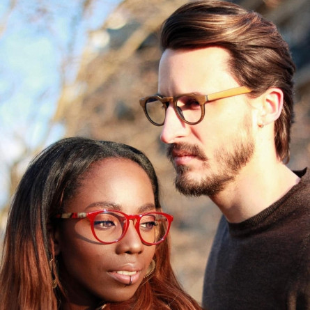 Lunettes de lecture écran pantos avec pont en forme de trou de serrure et 2 clous sur les côtés de la monture