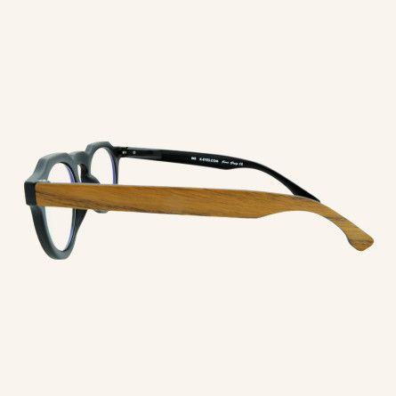 Screen glasses with octagonal keyhole shaped nose